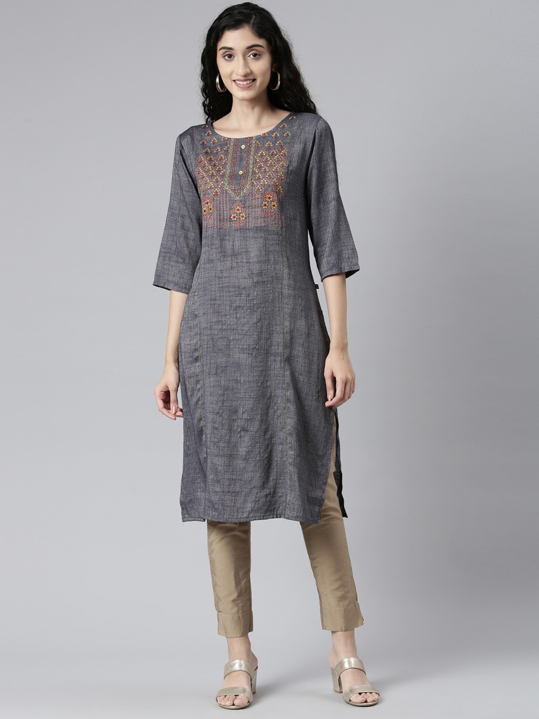 

Samhitas Floral Yoke Design Round Neck Thread Work Straight Kurta, Grey