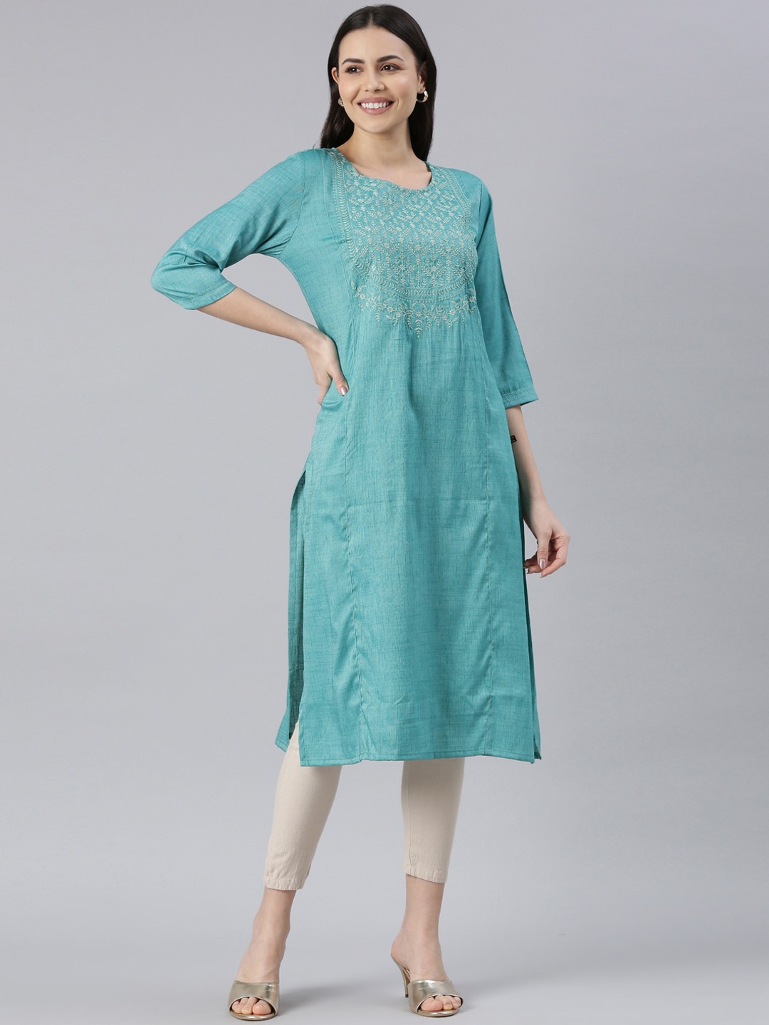 

Samhitas Yoke Design Round Neck Straight Kurta, Turquoise blue