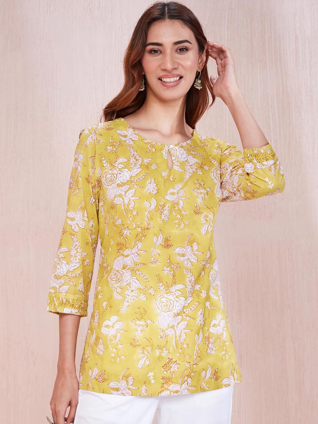 

Fabindia Floral Printed Keyhole Neck Straight Cotton Kurti, Yellow