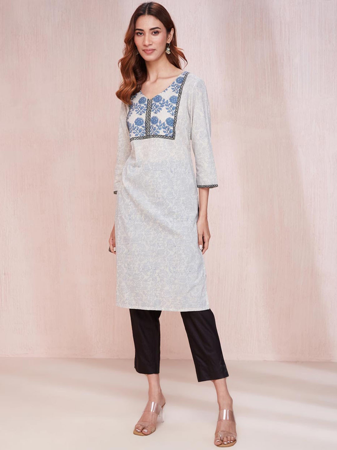 

Fabindia Floral Printed V-Neck Three-Quarter Sleeves Cotton Kurta, Off white
