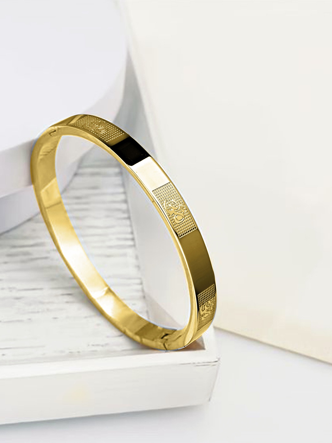 

MEENAZ Gold-Plated Anti Tarnish Kada Bracelet