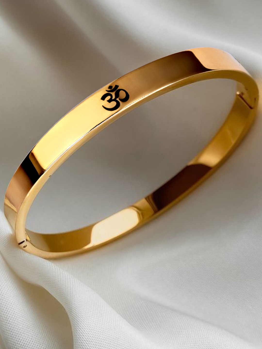 

MEENAZ Men Temple Gold-Plated Kada Bracelet