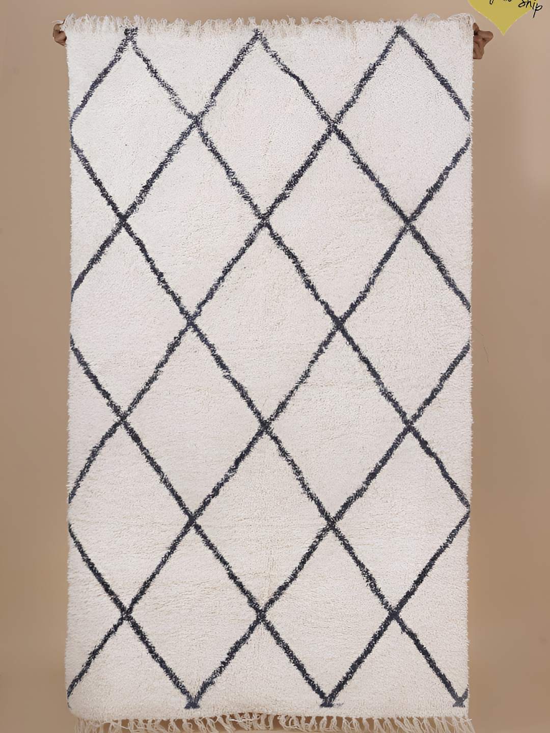 

SARYU HOMES White & Black Checked Pure Cotton Ant-Skid Dhurrie