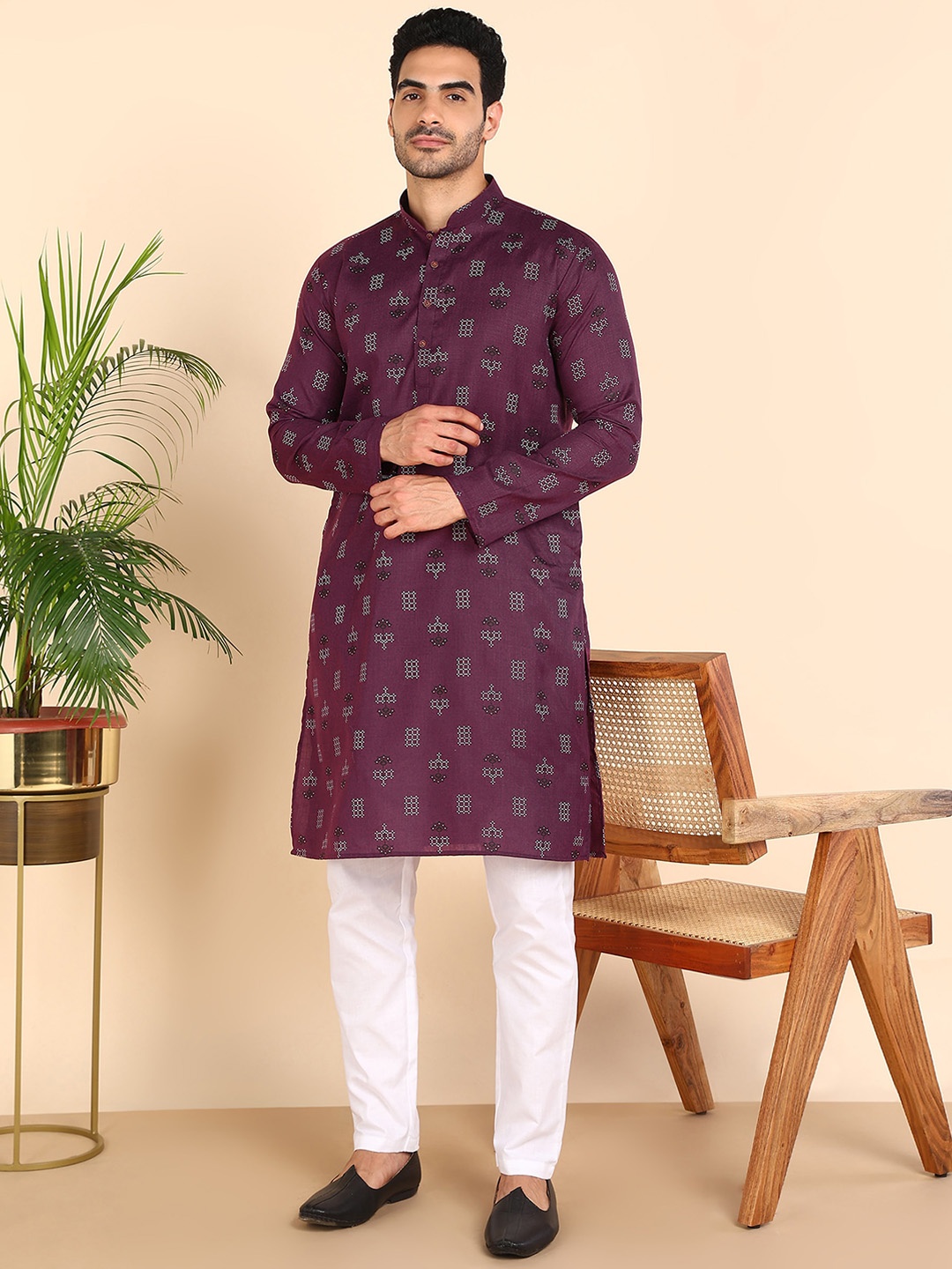 

Anouk Floral Printed Mandarin Collar Full Sleeves Straight Kurta, Purple