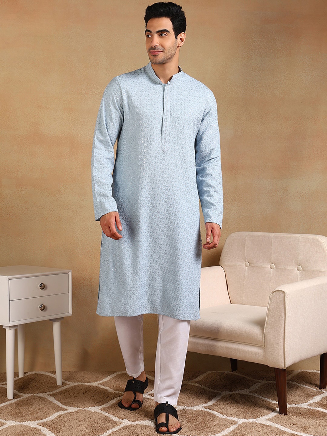 

Ethnic Bay Mandarin Collar Embroidered Thread Work Straight Kurta, Blue