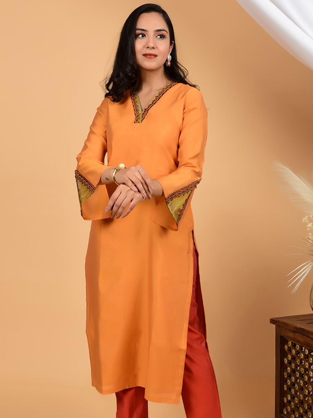 

HANDME V Neck Bell Sleeves Chanderi Silk Kurta, Yellow