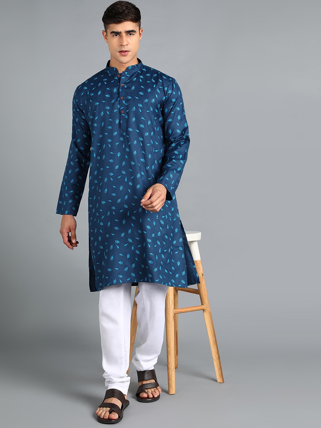

Anouk Floral Printed Thread Work Mandarin Collar Angrakha Straight Kurta, Navy blue