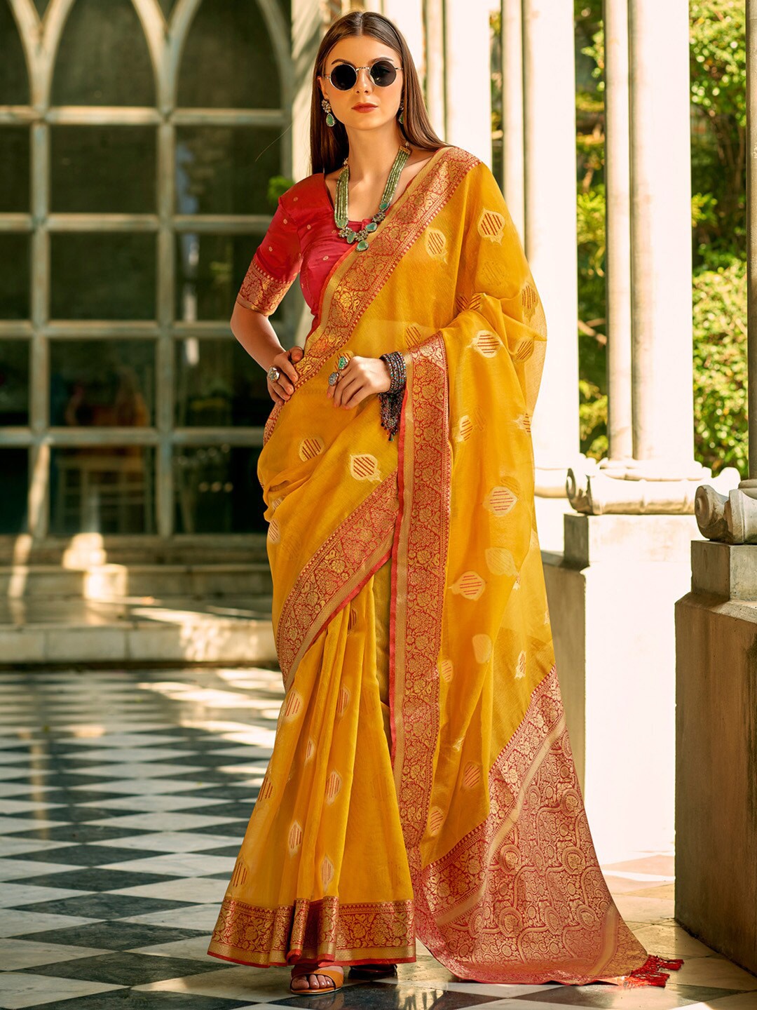 

Anouk Ethnic Motifs Banarasi Saree, Yellow