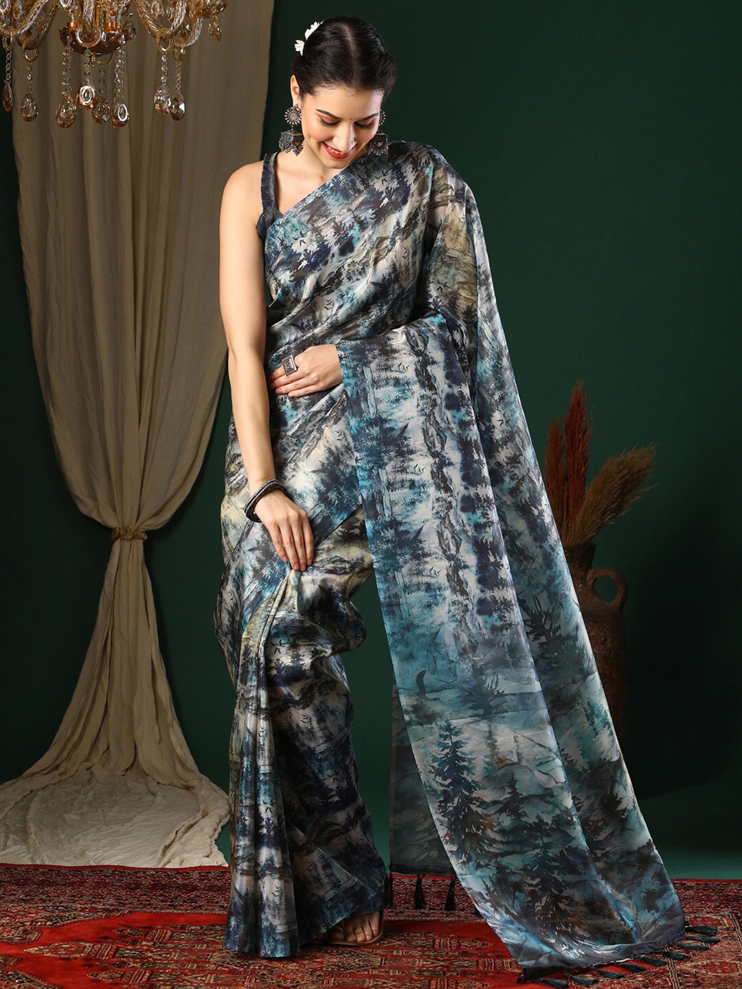 

Anouk Charcoal Floral Printed Organza Saree