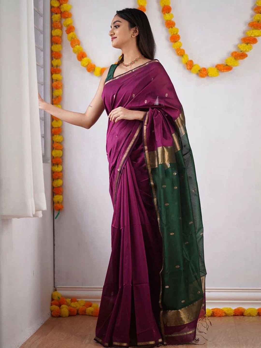 

Anouk Ethnic Motifs Banarasi Saree, Magenta