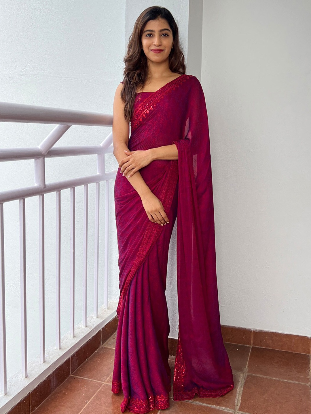 

Anouk Red Floral Printed Sequinned Saree, Pink