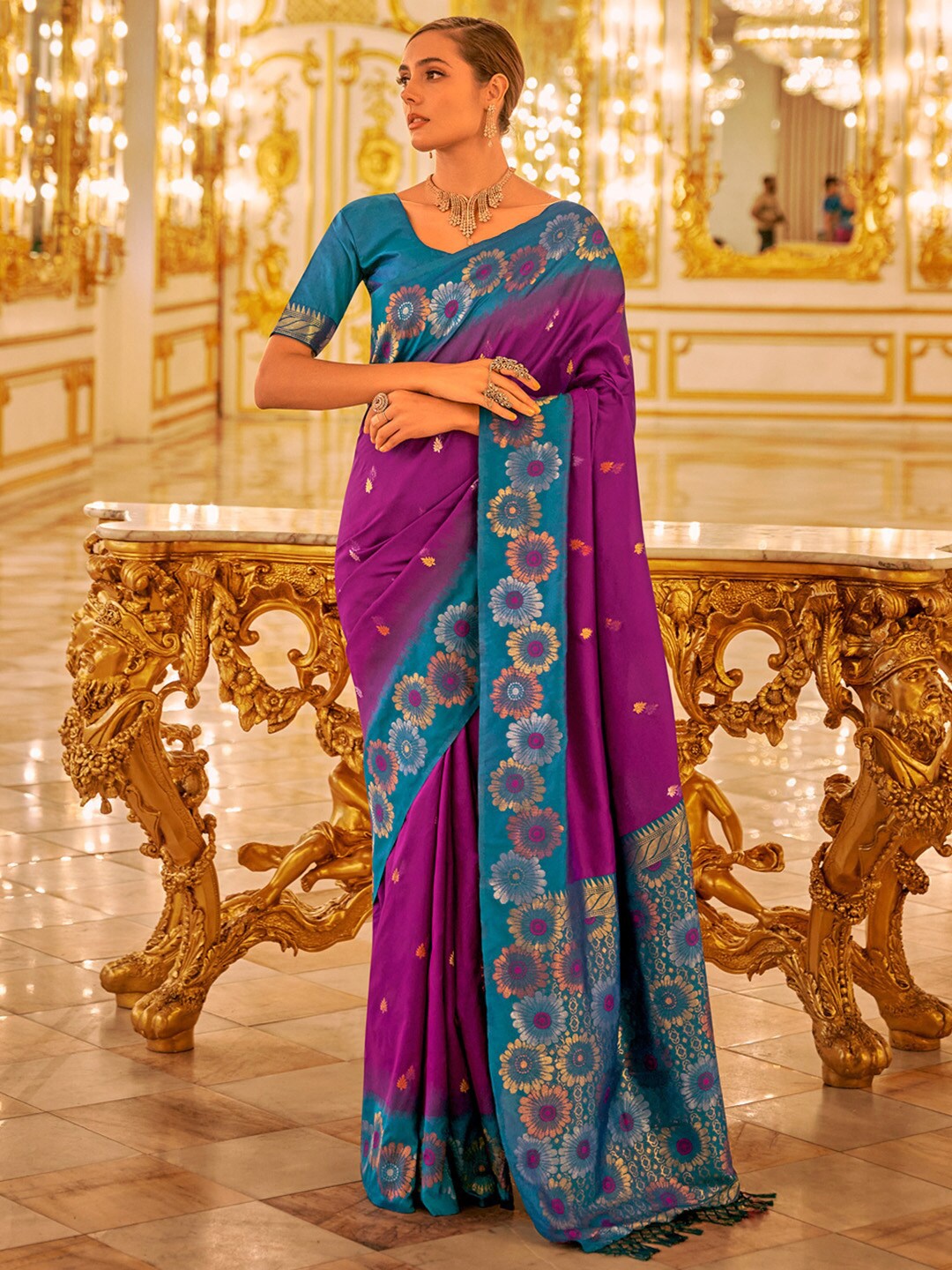 

Anouk Ethnic Woven Design Zari Saree, Magenta