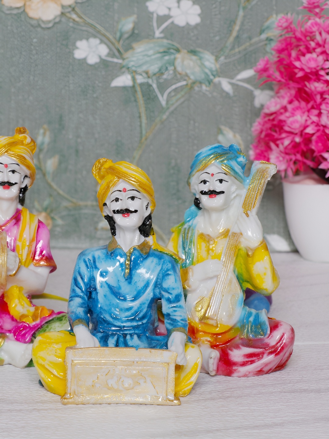 

GW CREATIONS White & Yellow 3 Pieces Figurine Showpiece