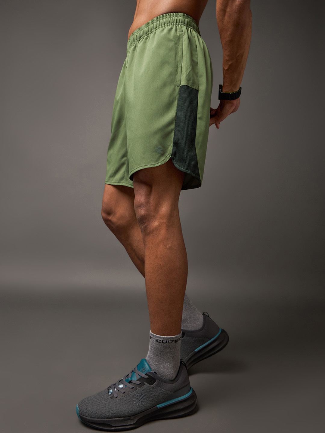 

CULT Men Pace Up Running Shorts, Olive