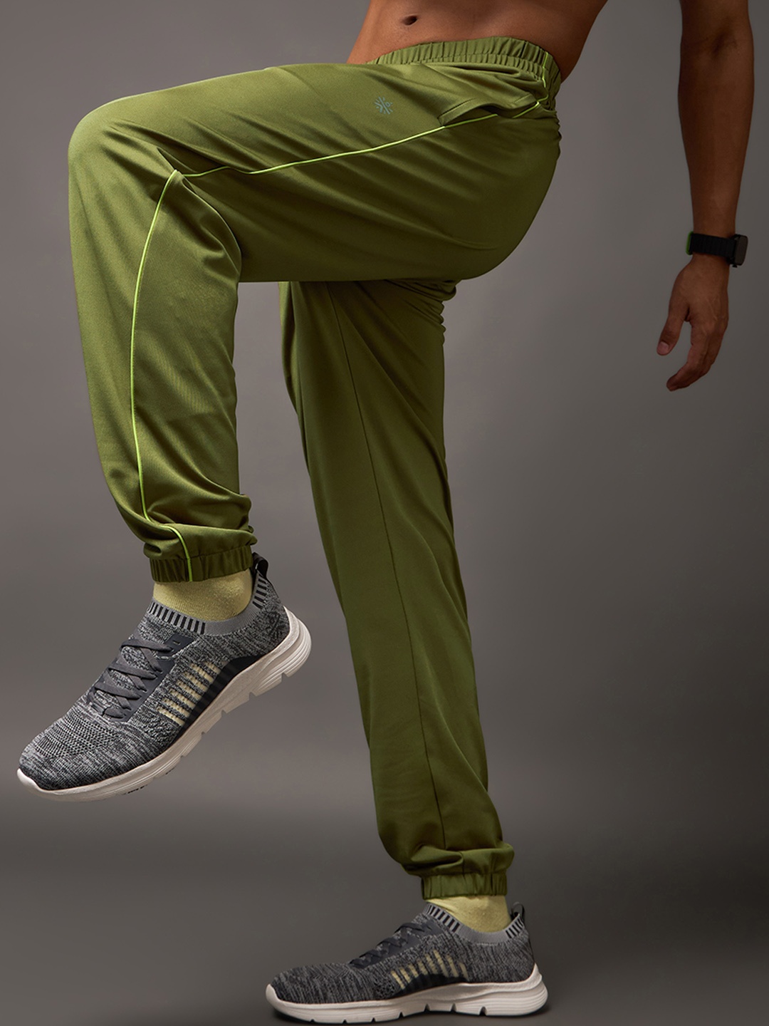 

CULT Men Mid-Rise Sports Joggers, Olive