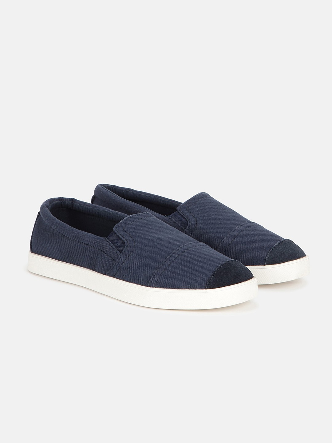 

United Colors of Benetton Men Textured Round Toe Canvas Sneakers, Blue