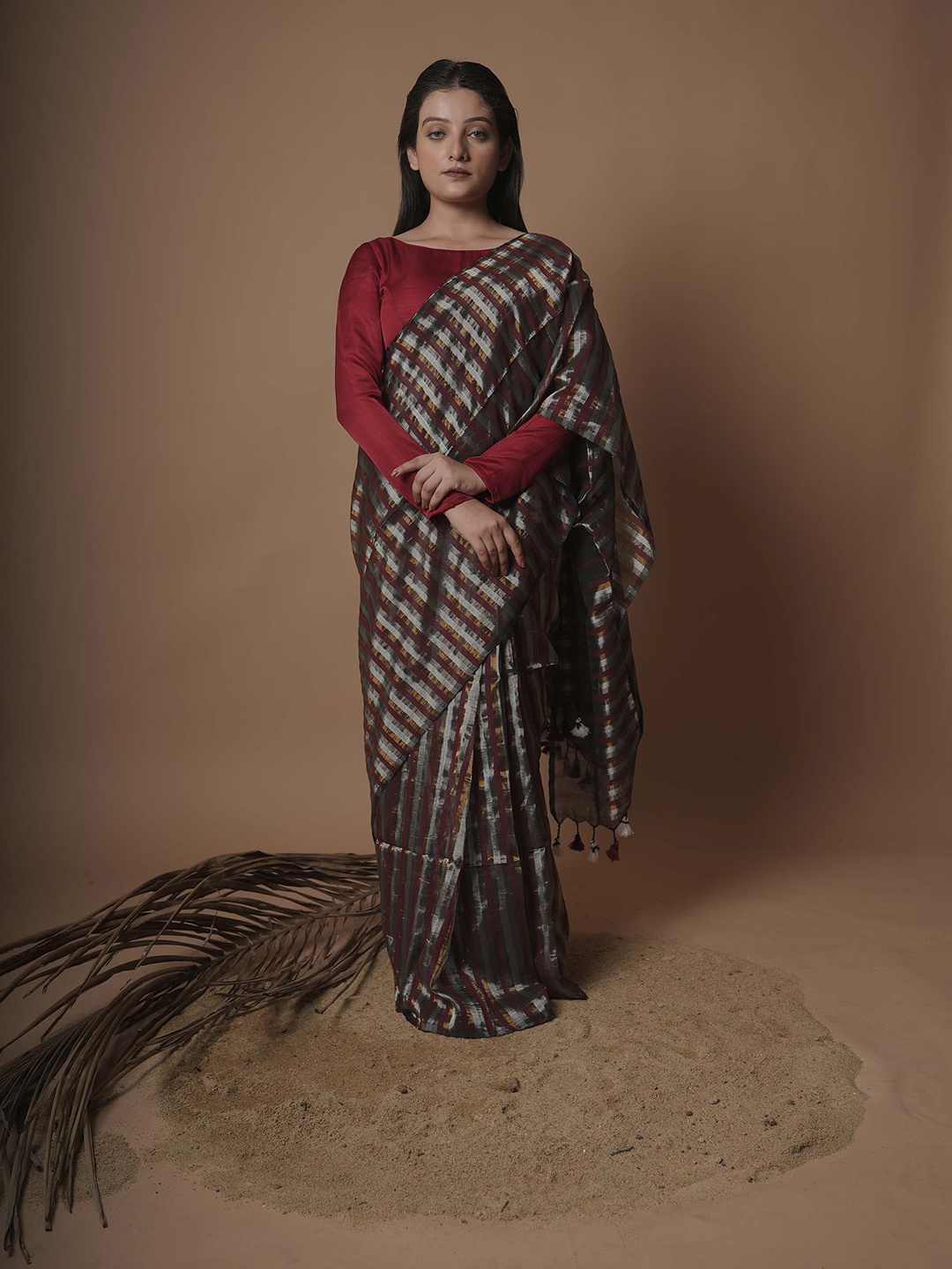 

HUTS AND LOOMS Striped Zari Pure Cotton Saree, Gold