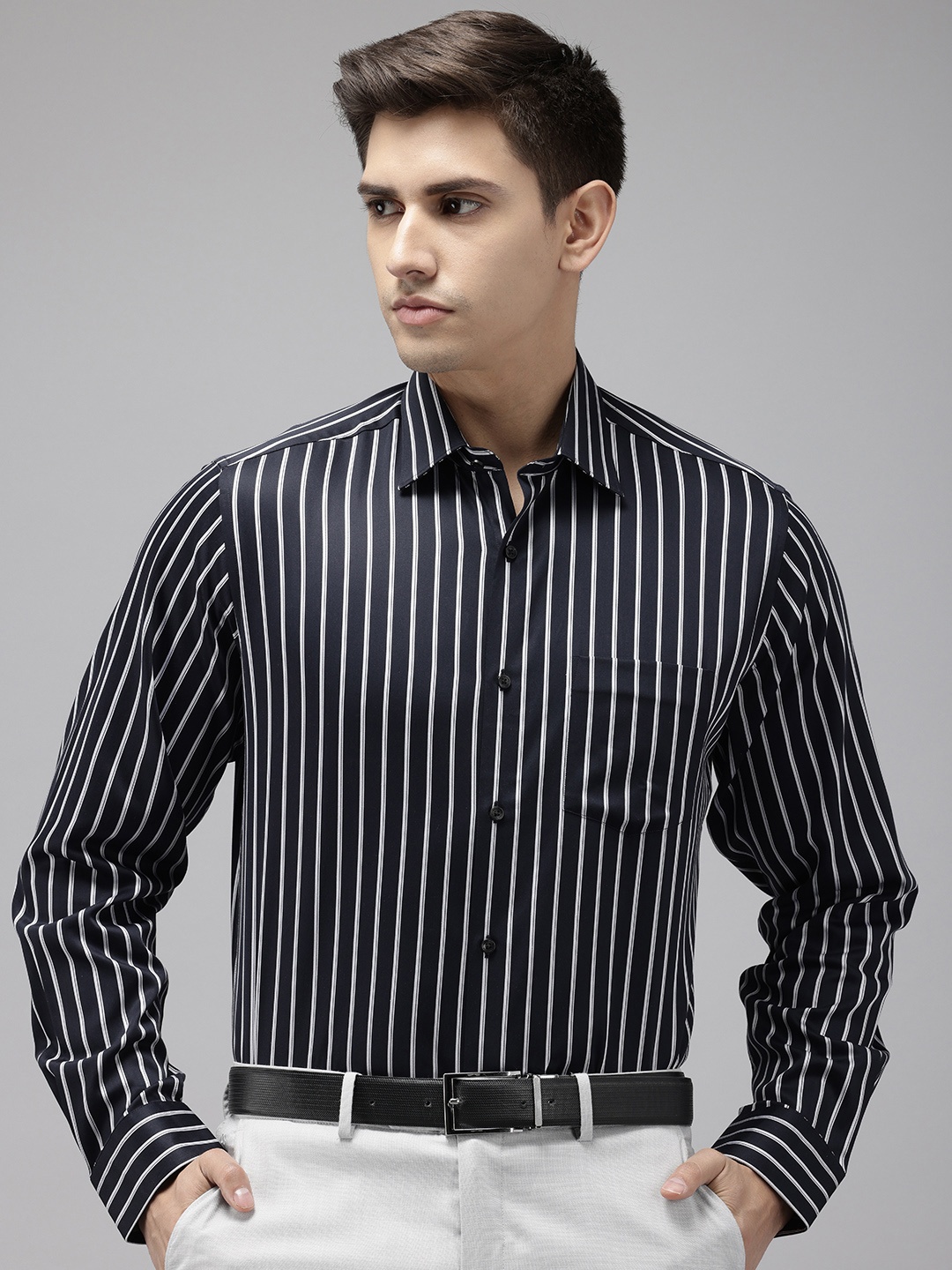 

Van Heusen Custom Fit Striped Formal Shirt, Navy blue