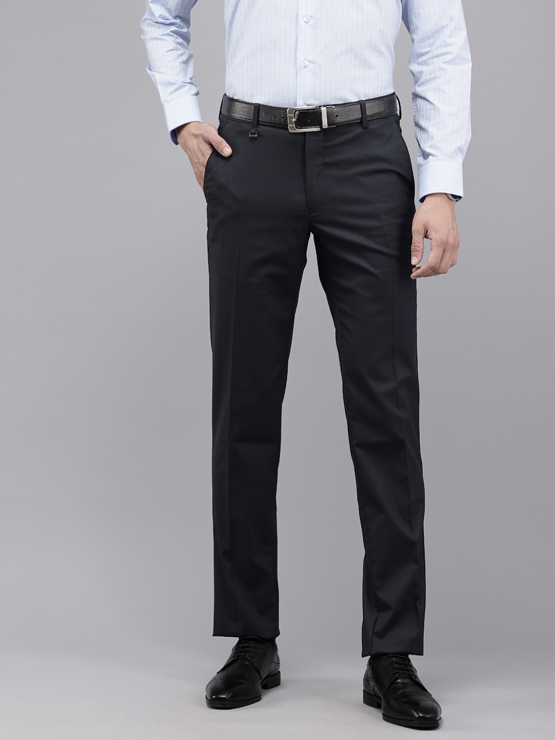 

Van Heusen Men Slim Fit Formal Trousers, Navy blue