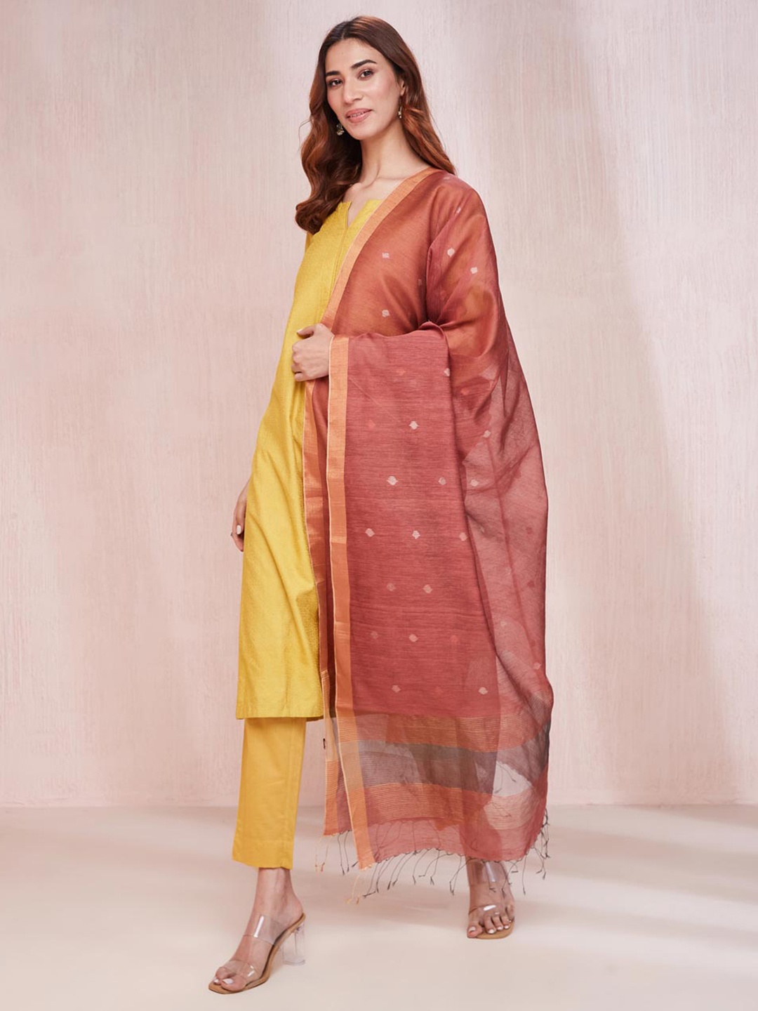 

Fabindia Linen Blend Jamdani Dupatta, Rust