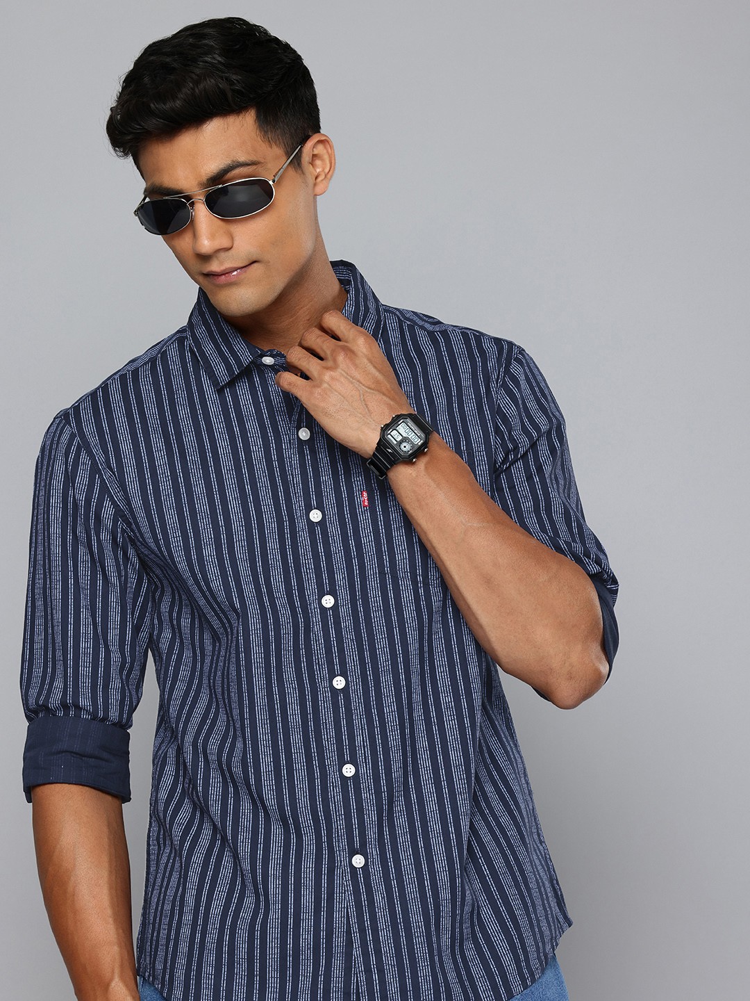 

Levis Slim Fit Vertical Stripes Pure Cotton Casual Shirt, Navy blue