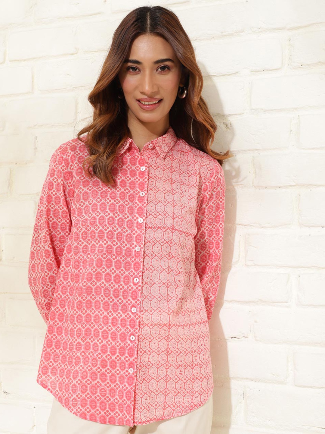 

Fabindia Opaque Abstract Printed Cotton Casual Shirt, Pink