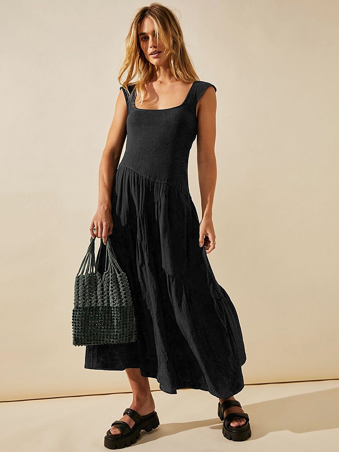 

LULU & SKY Shoulder Strap Tiered A Line Dress, Black