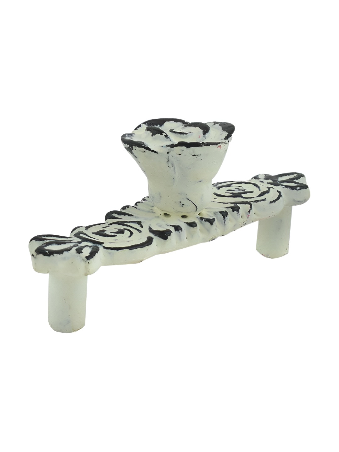 

Indianshelf Cream & Black Rose Distressed Cabinet Handle