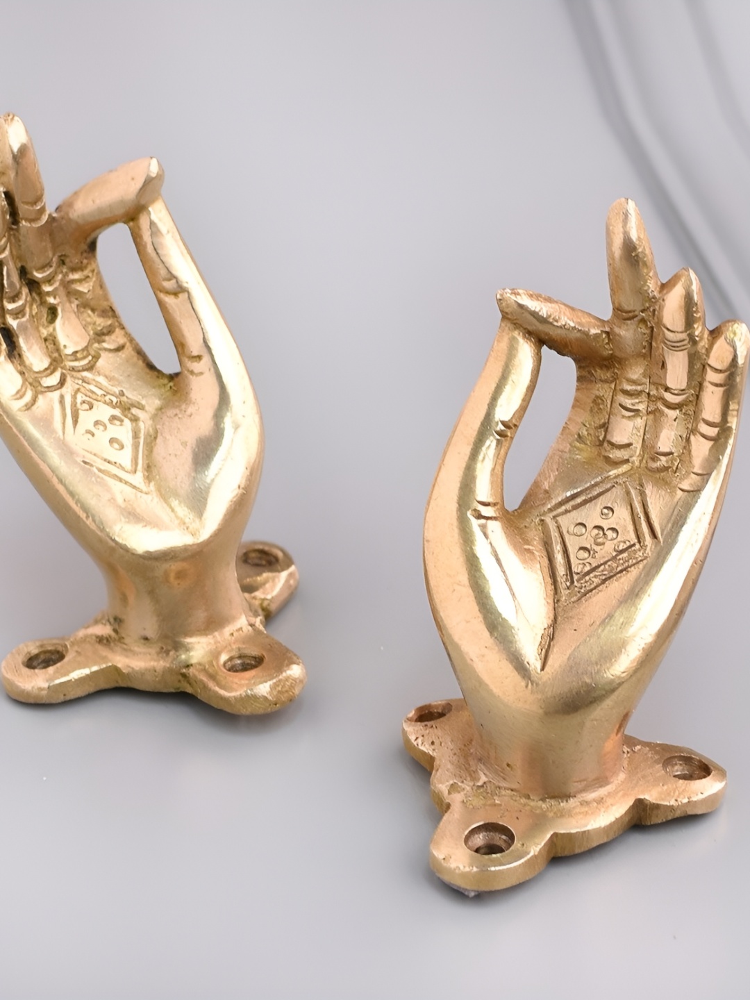 

Indianshelf 2-Pcs Beige Mudra Hand Door Handles