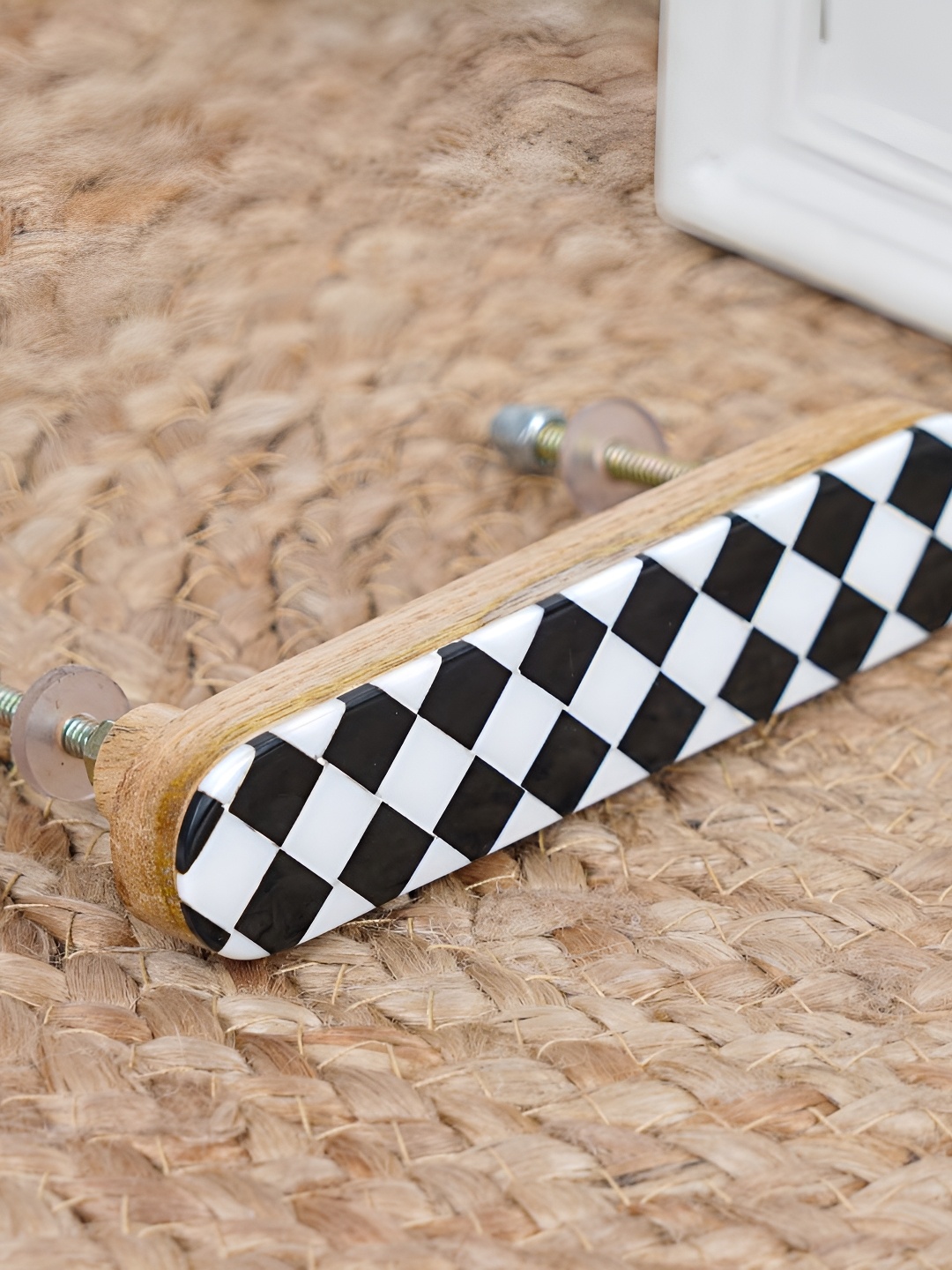 

Indianshelf Black & White Wooden Checkerboard Almirah Handle