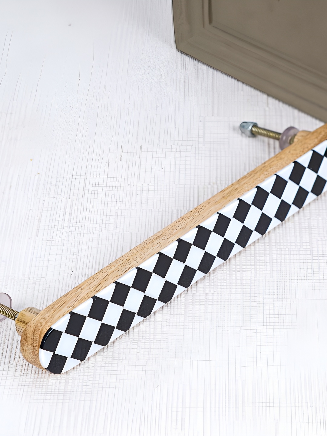 

Indianshelf Black & White Checkerboard Door Handle