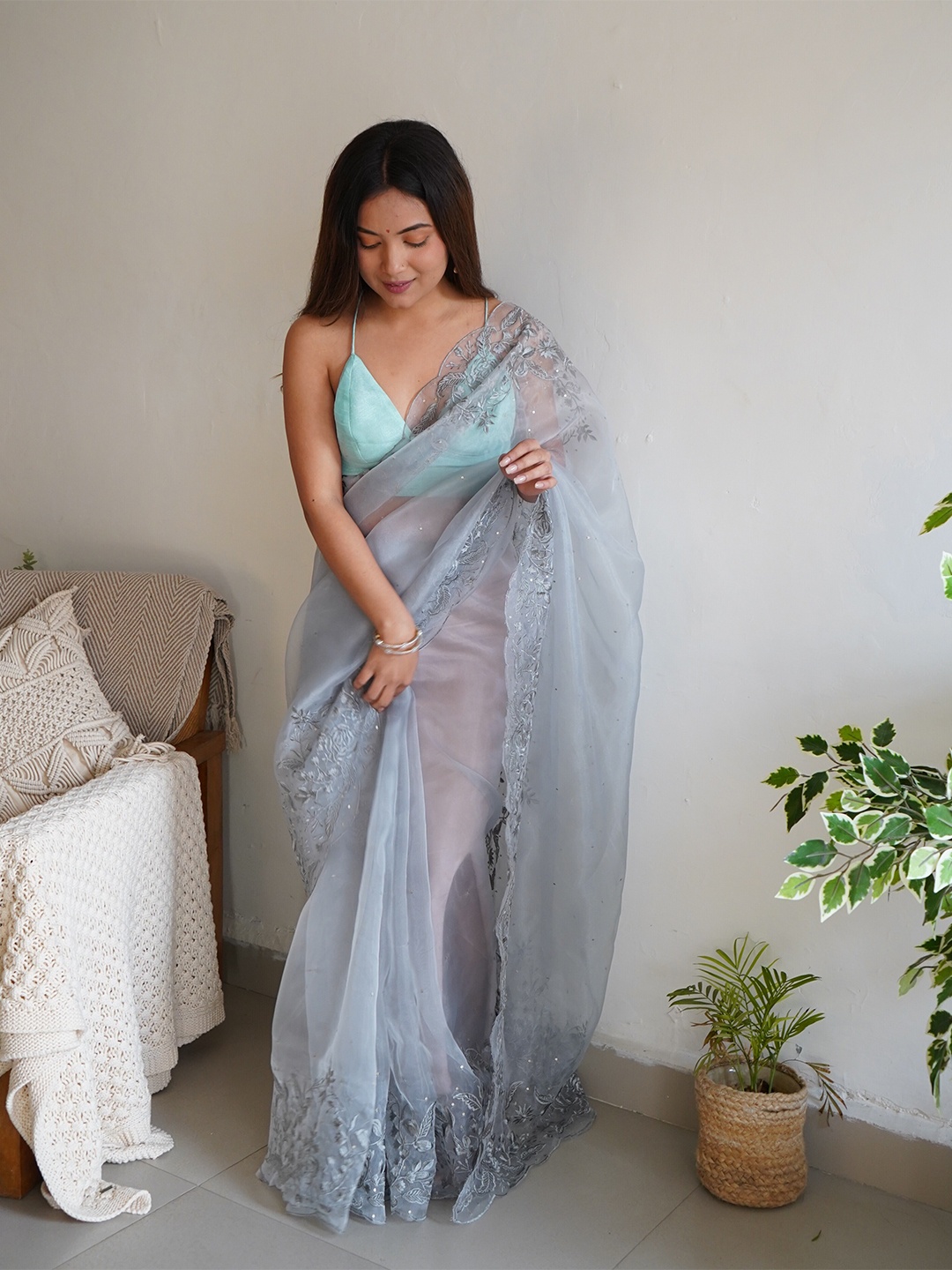 

SAREESBYCHIRAG Embellished Embroidered Organza Saree, Grey