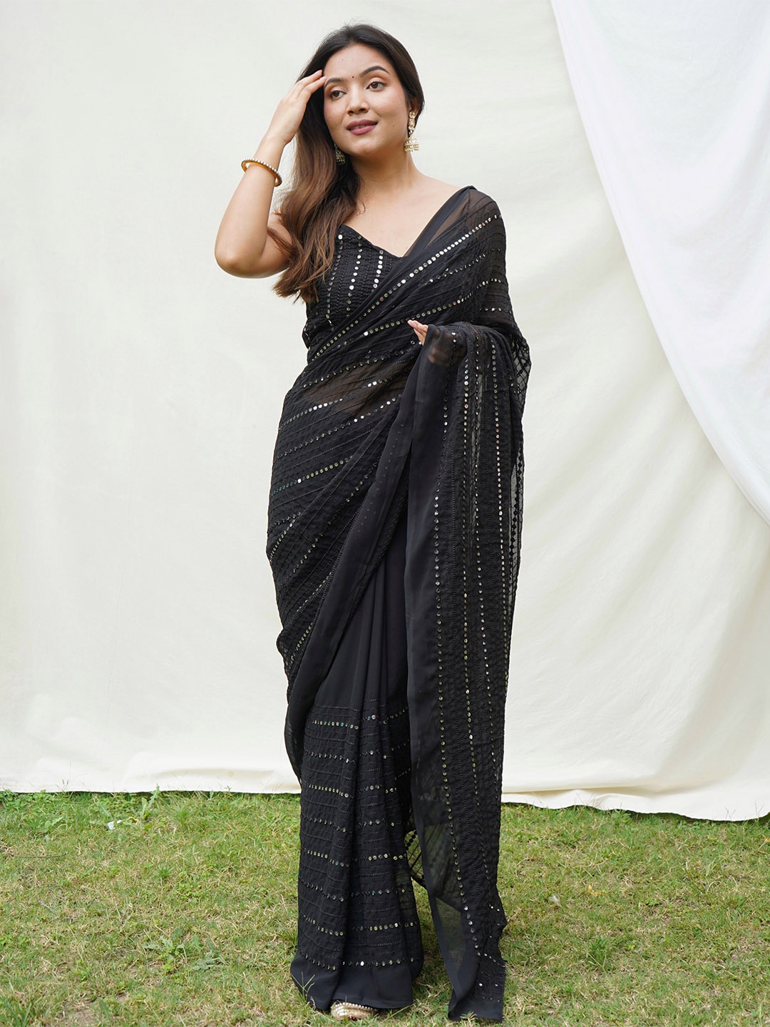 

SAREESBYCHIRAG Embellished Embroidered Pure Georgette Saree, Black