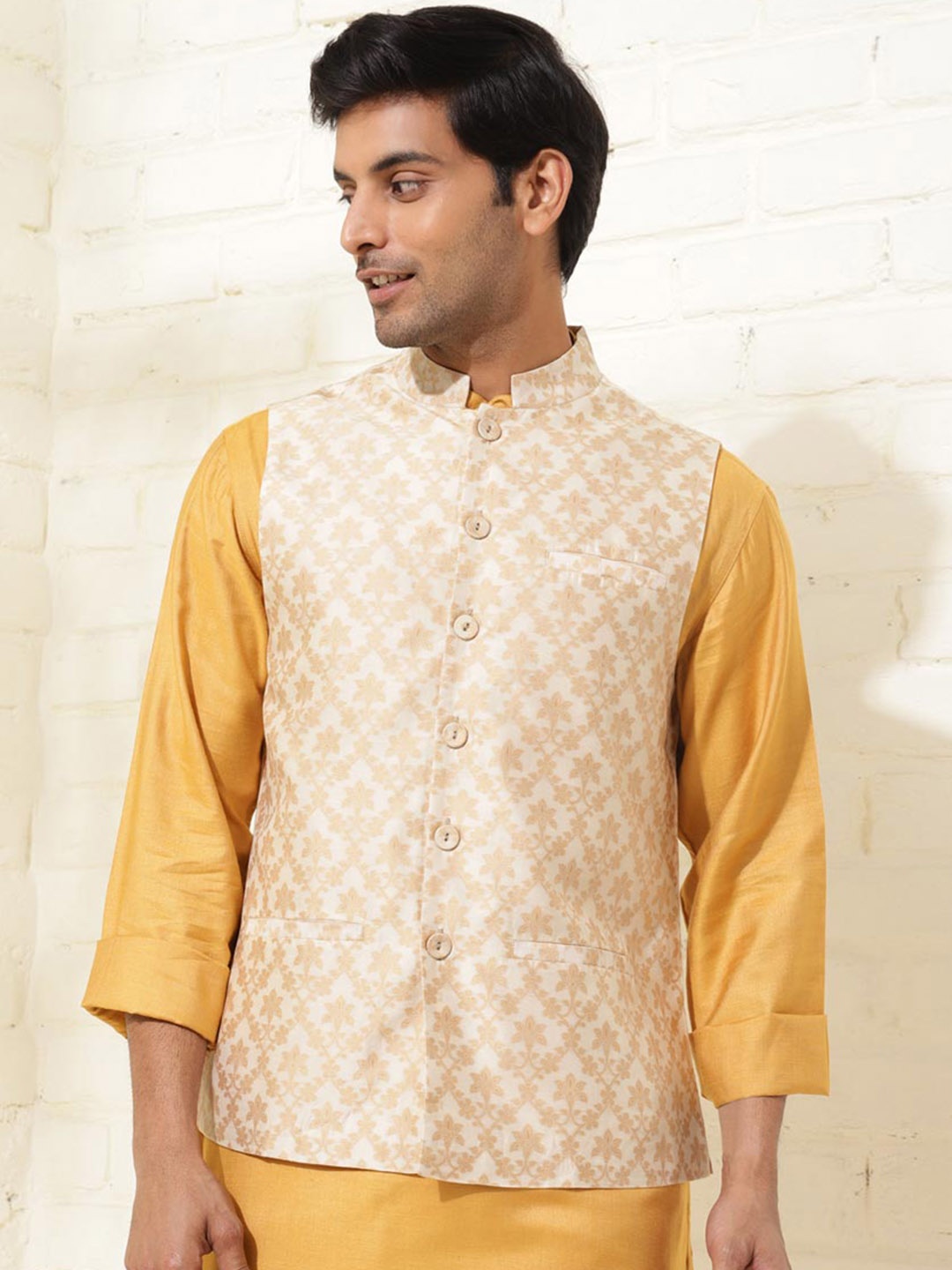 

Fabindia Woven Design Sleeveless Nehru Jacket, Off white