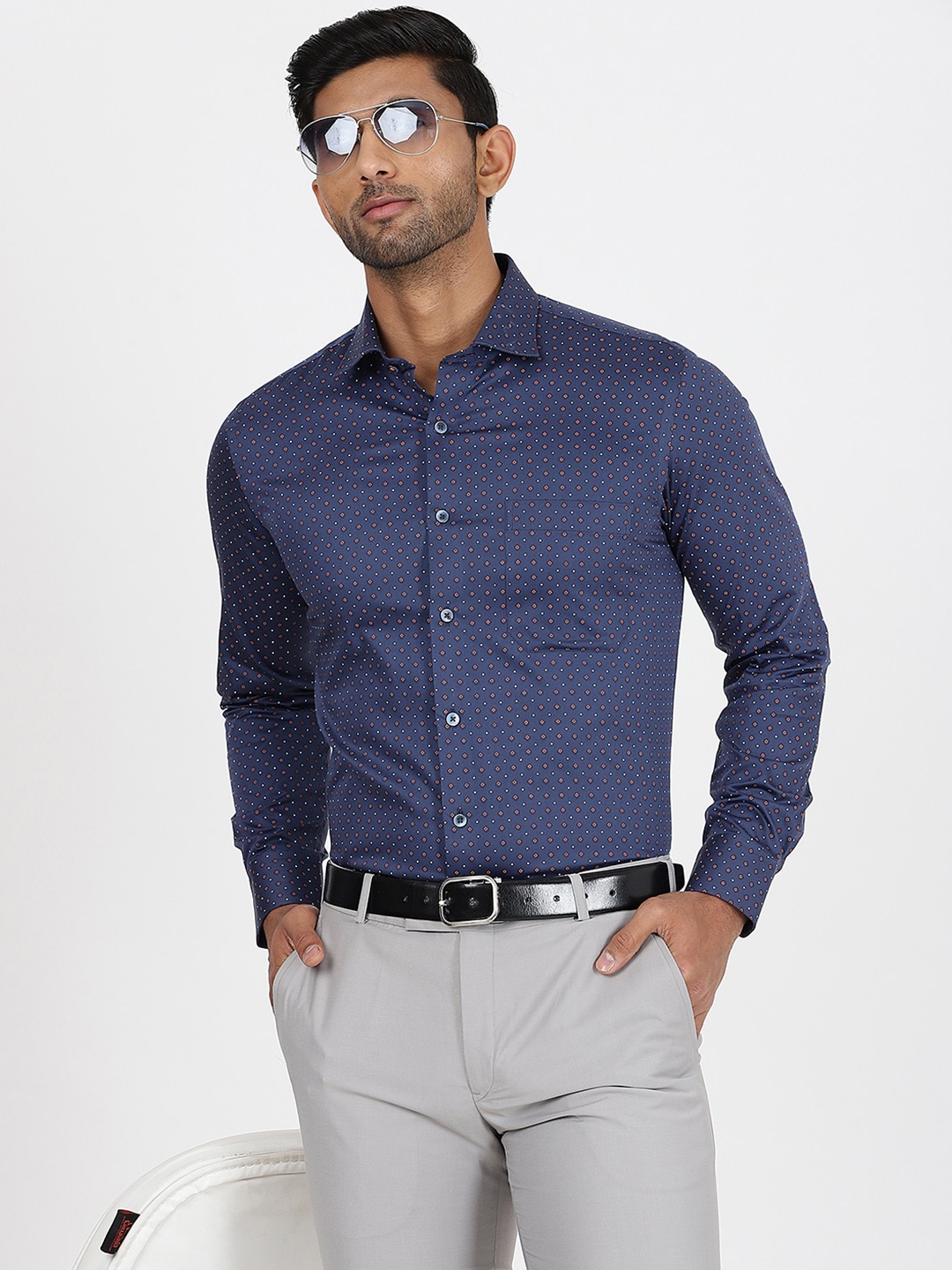 

METAL Micro Ditsy Printed Spread Collar Curved Cotton Slim Fit Formal Shirt, Navy blue