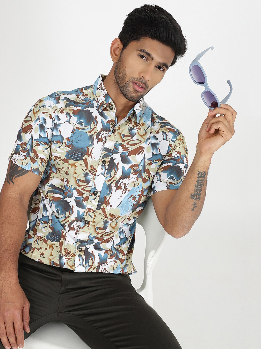 

JADE BLUE Slim Fit Abstract Printed Spread Collar Half Sleeves Cotton Shirt