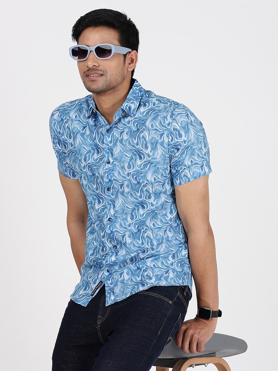 

JADE BLUE Slim Fit Floral Printed Spread Collar Half Sleeves Cotton Shirt