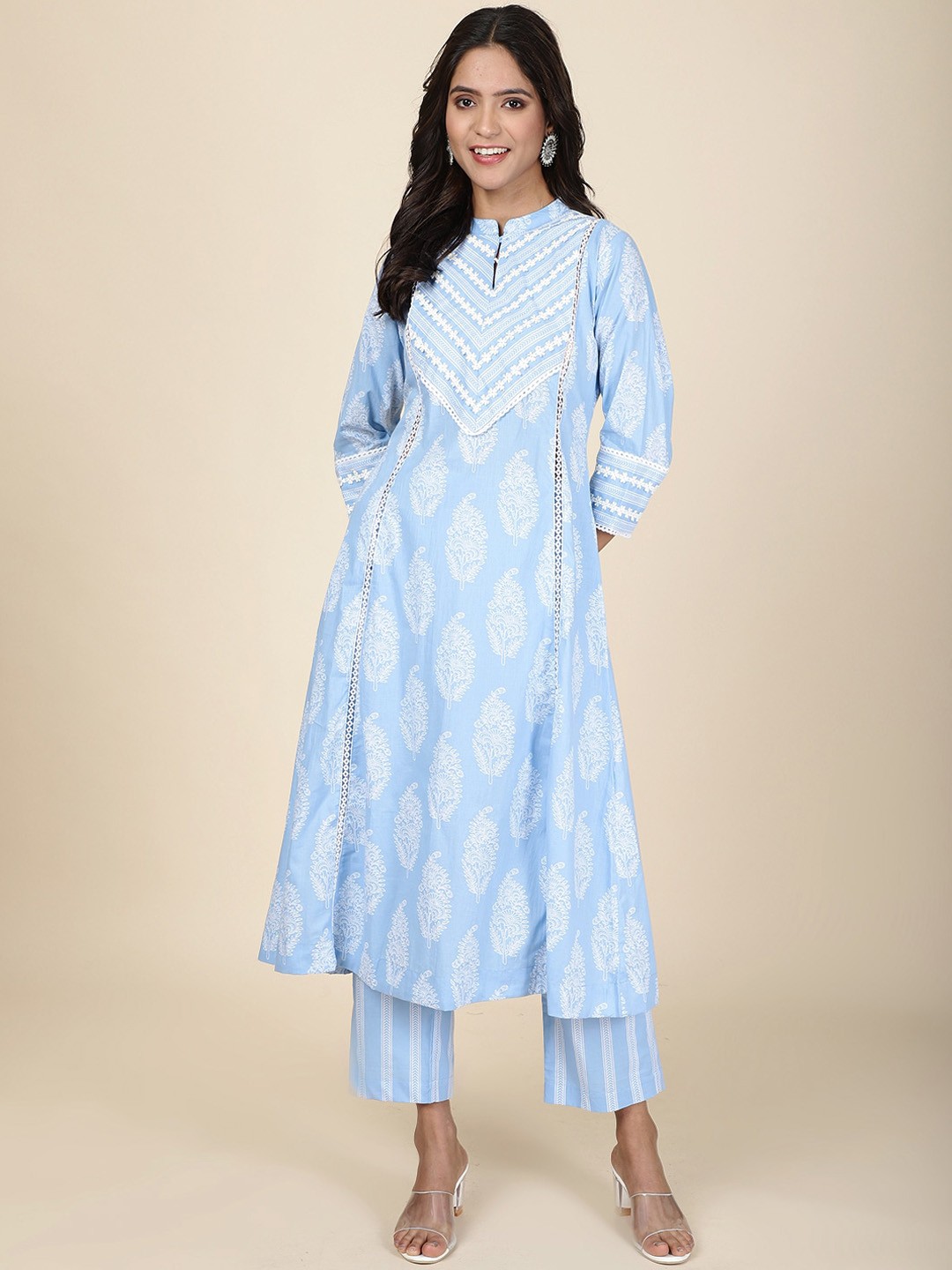 

Meena Bazaar Floral Printed Regular Kurta with Trousers, Blue