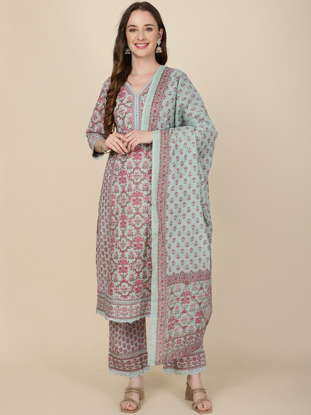 

Meena Bazaar Floral Printed V-neck Three-Quarter Sleeves Kurta Set, Sea green