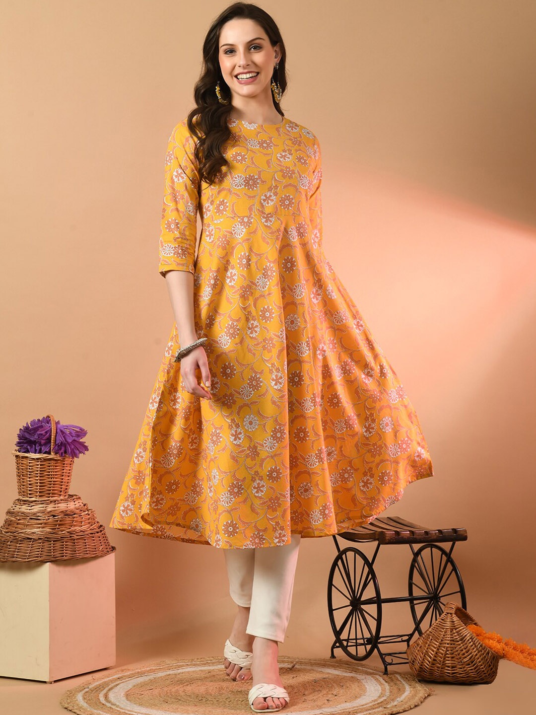 

FERANOID Floral Printed Pure Cotton Anarkali Kurta, Yellow