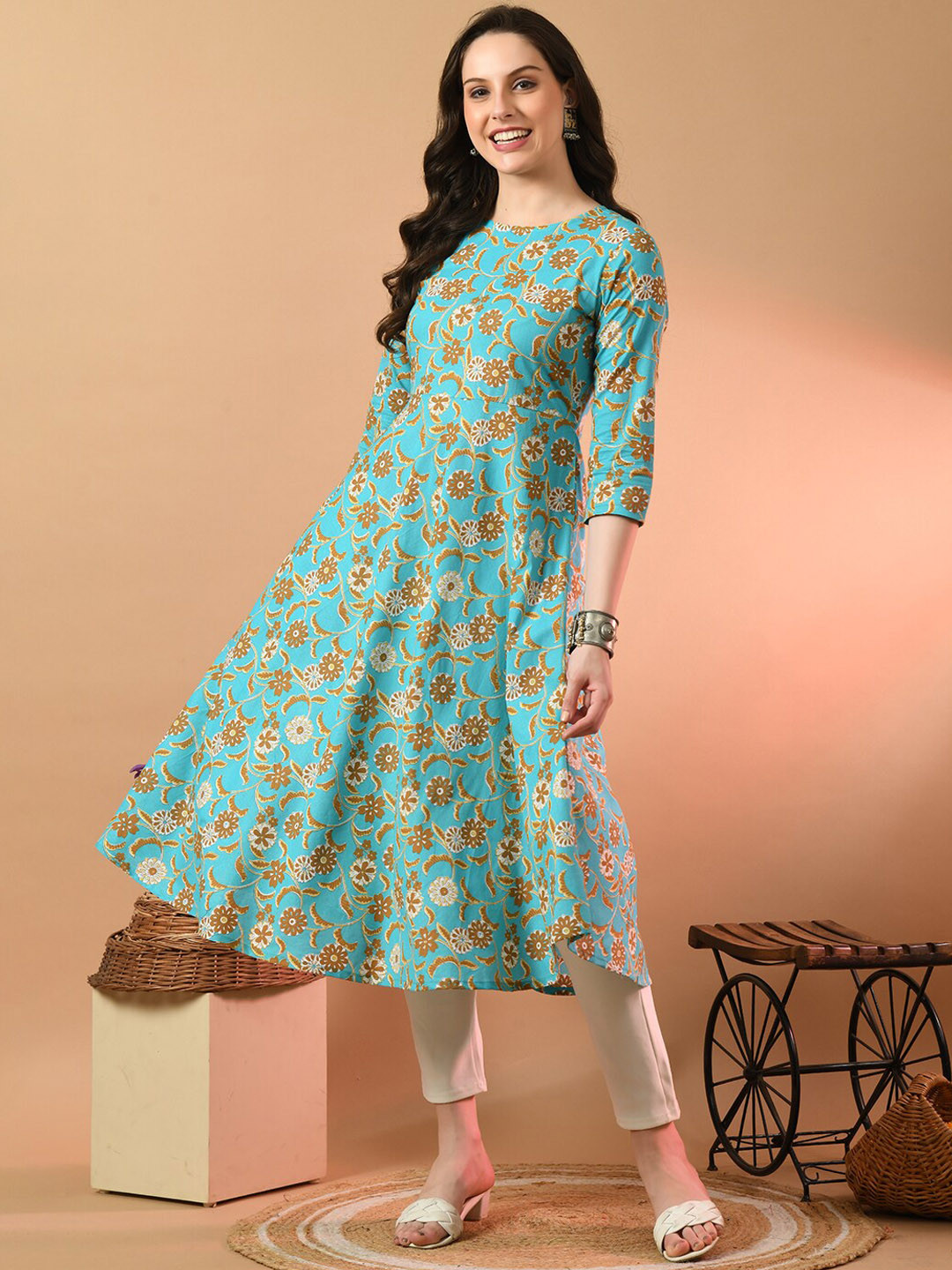 

FERANOID Floral Printed Pure Cotton Anarkali Kurta, Green