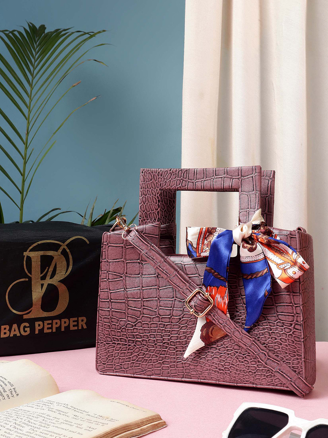 

Bag Pepper Textured Structured Handheld Bag, Brown