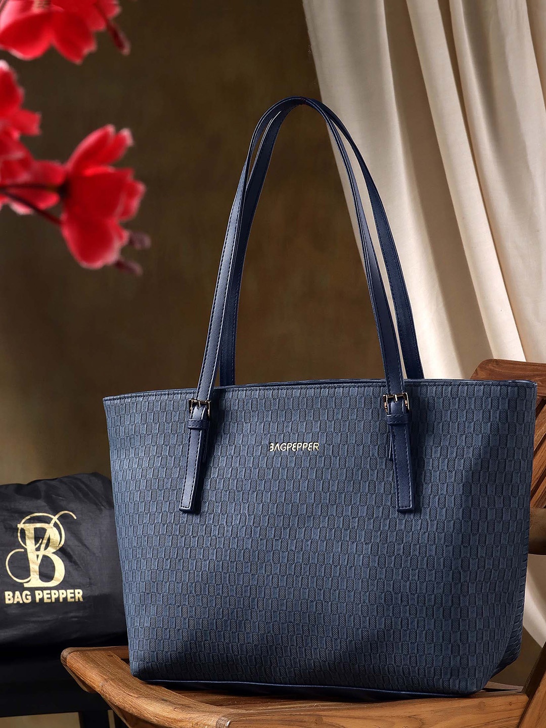 

Bag Pepper Textured Structured Shoulder Bag, Navy blue