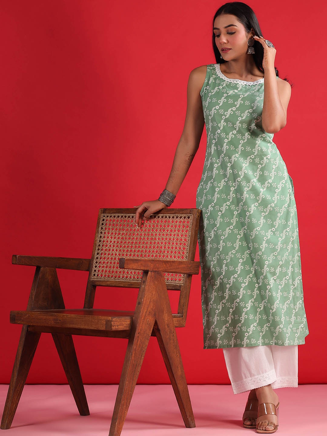 

Indo Era Geometric Printed Round Neck Sleeveless Gotta Patti Cotton Straight Kurta, Green