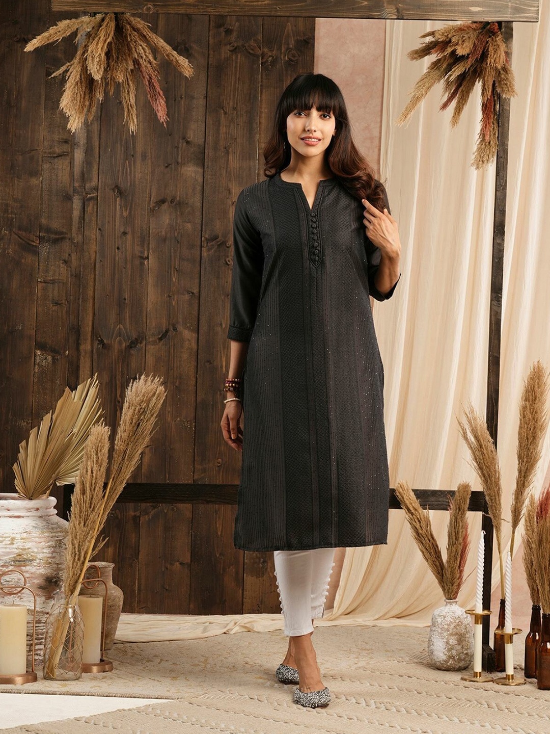 

ODETTE Ethnic Motifs Embroidered Sequinned Chanderi Silk Kurta, Charcoal