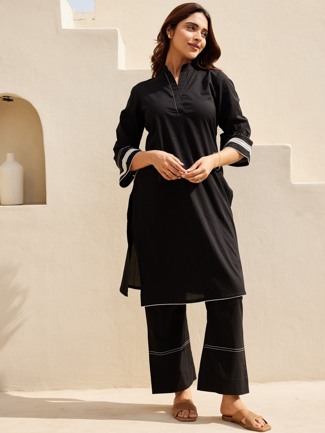 

Ambraee Pure Cotton Straight Kurta with Trousers, Black