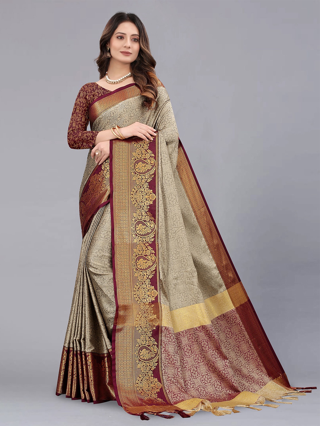 

DIVASTRI Floral Zari Pure Cotton Banarasi Saree, Grey