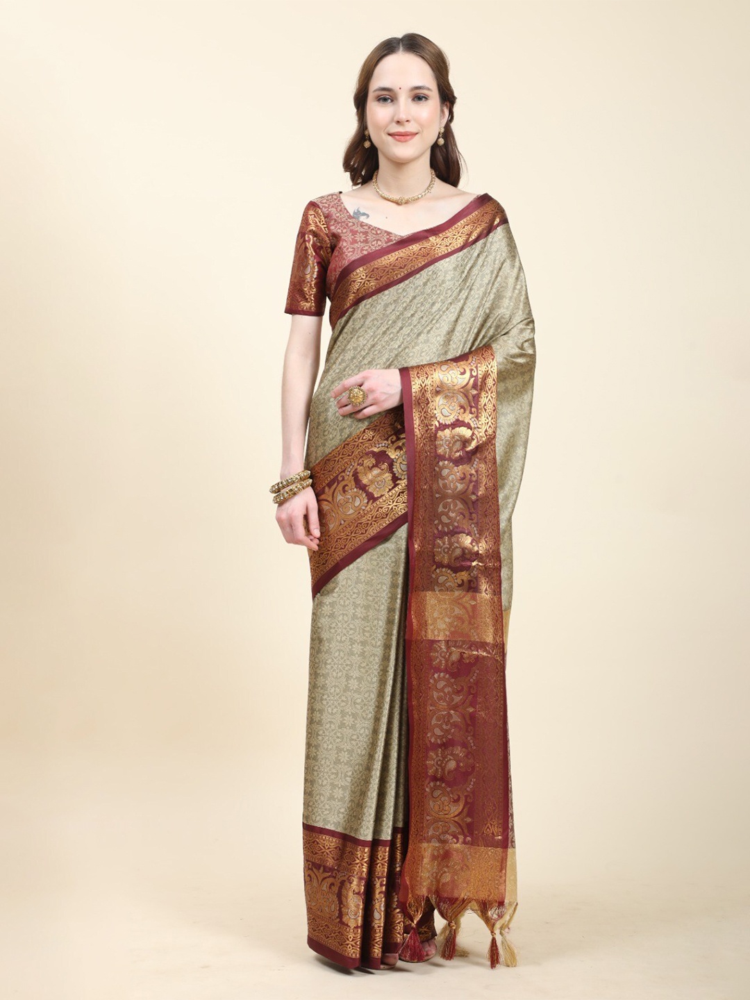 

DIVASTRI Floral Woven Design Zari Pure Cotton Banarasi Saree, Brown