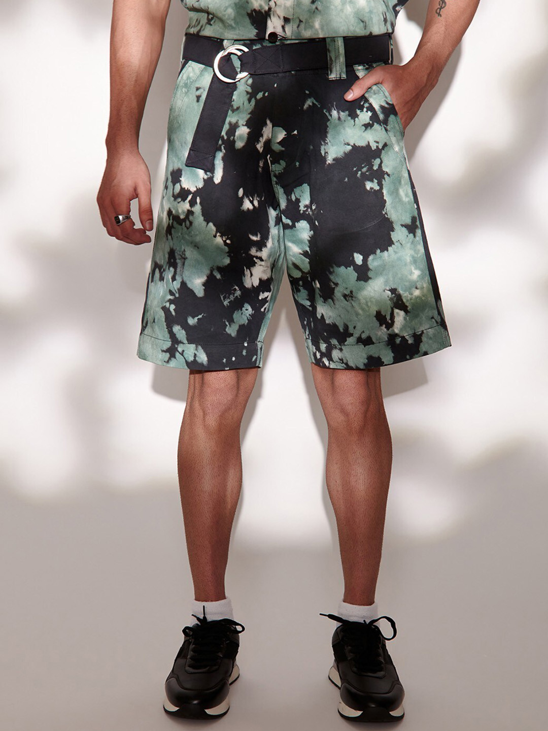 

THE CLOTHING FACTORY Men Tie & Dye Twill Cotton Shorts, Green