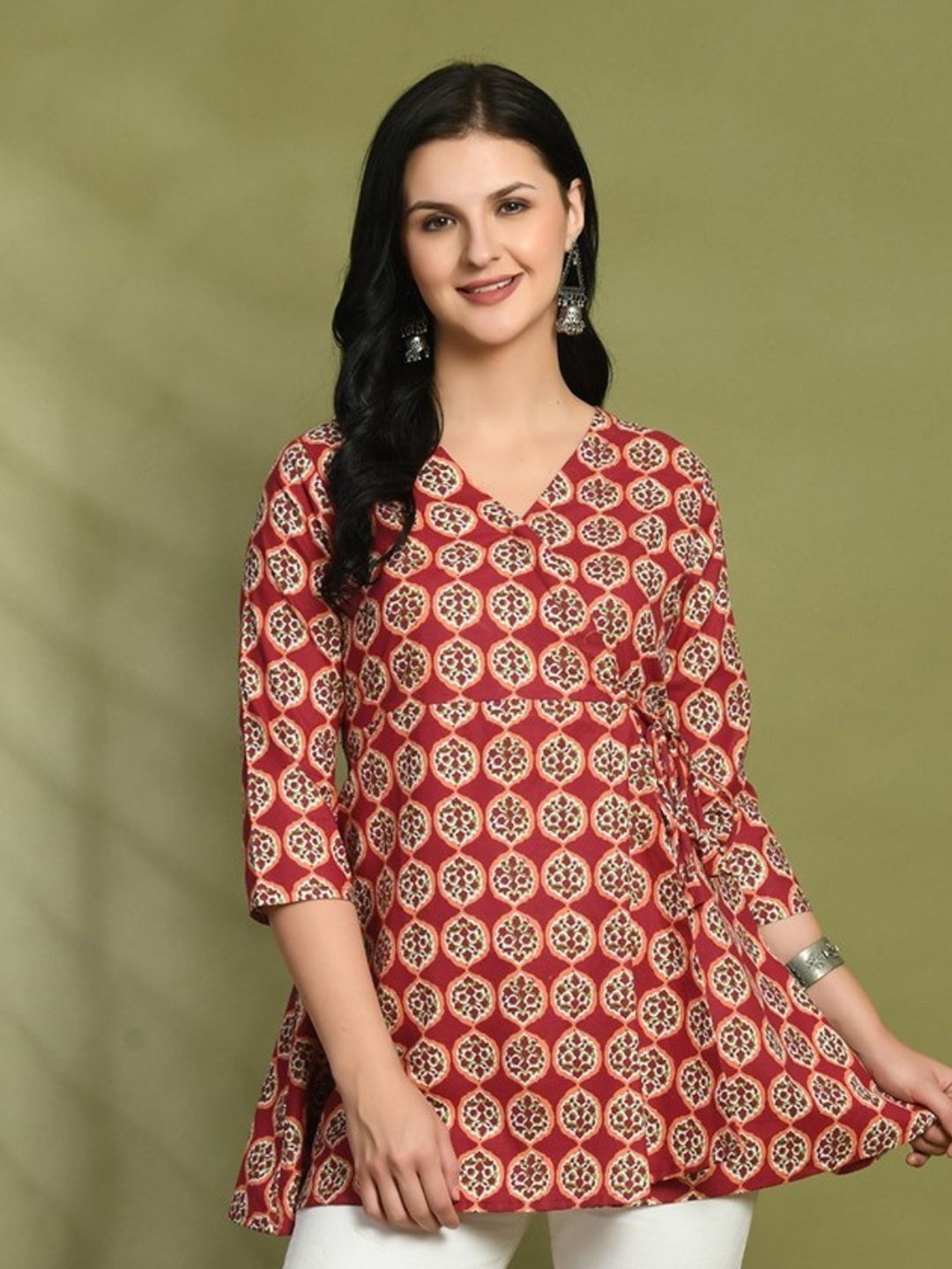 

FERANOID Floral Printed V-Neck Pure Cotton Angrakha A-Line Kurti, Red